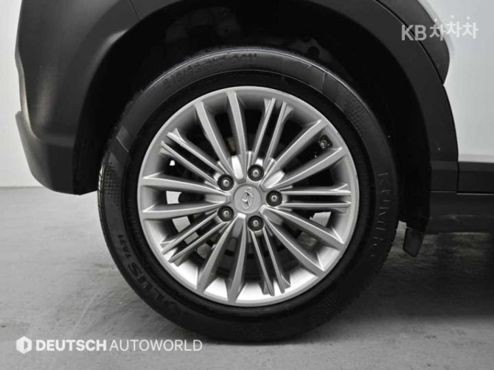 Hyundai Kona 1.6 Turbo Modern Tech 6