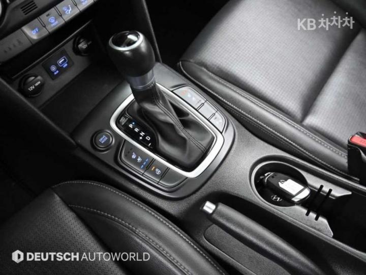 Hyundai Kona 1.6 Turbo Modern Tech 10