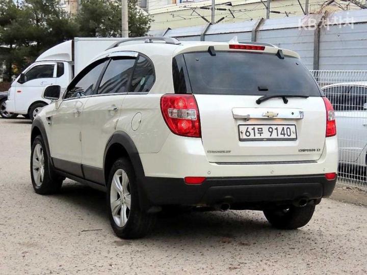 Chevrolet Captiva 2WD LT 4