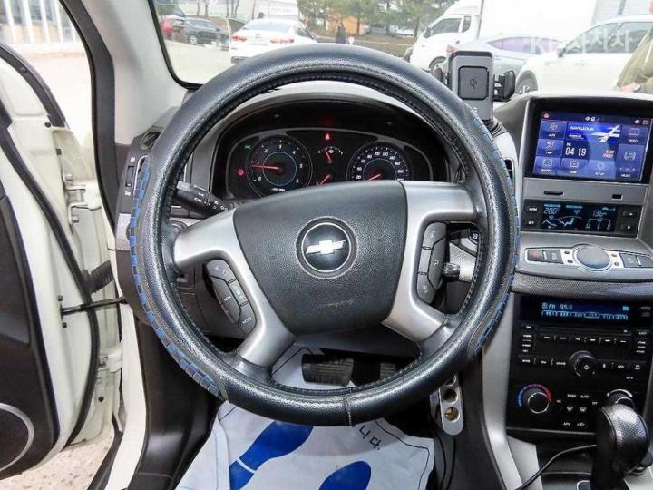 Chevrolet Captiva 2WD LT 9