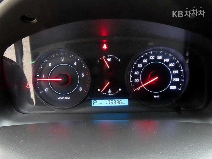 Chevrolet Captiva 2WD LT 10