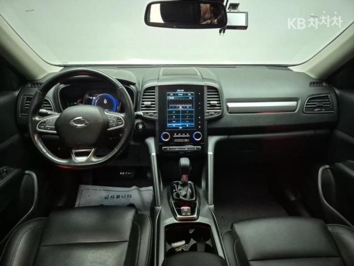 Renault QM6 2.0 LPe 2WD LE 8