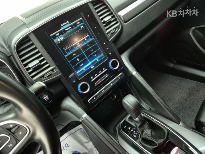 Renault QM6 2.0 LPe 2WD LE 9