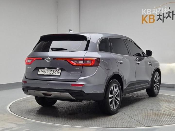 Renault QM6 2.0 LPe 2WD LE 4