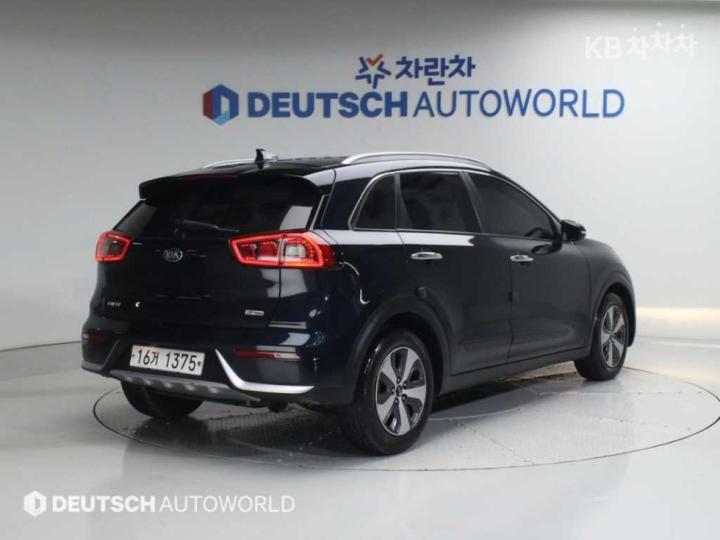 Kia Niro 1.6 Prestige 3