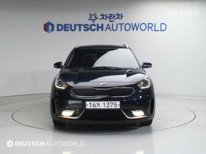 Kia Niro 1.6 Prestige 4