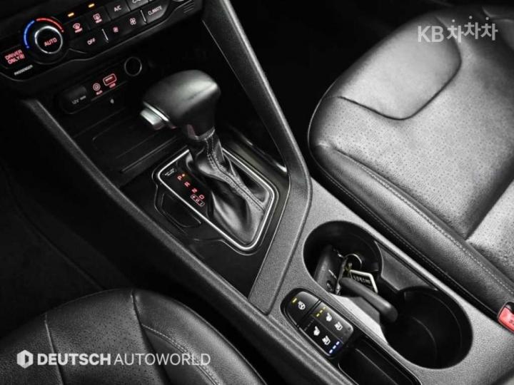 Kia Niro 1.6 Prestige 10