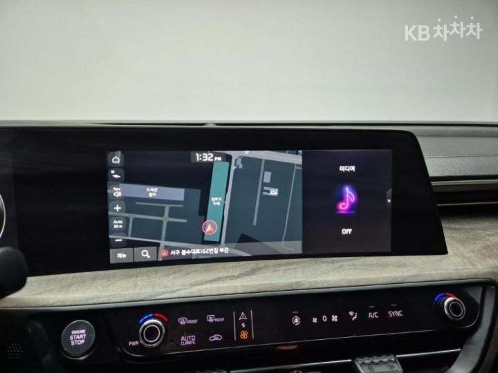 Kia K8 2.5 Gasoline Noblesse 9