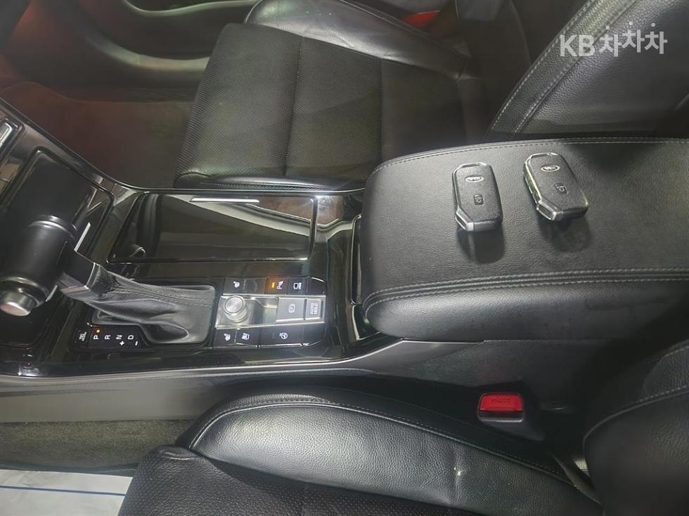 2020 - kia k7