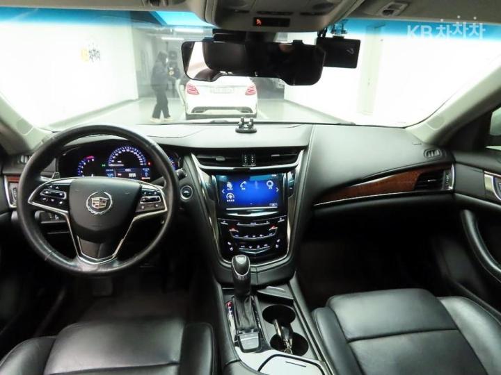 Cadillac CTS 2.0 Luxury 8