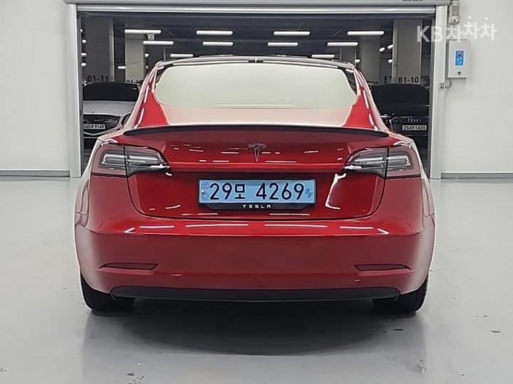 Tesla Model 3 Standard Range Plus 4