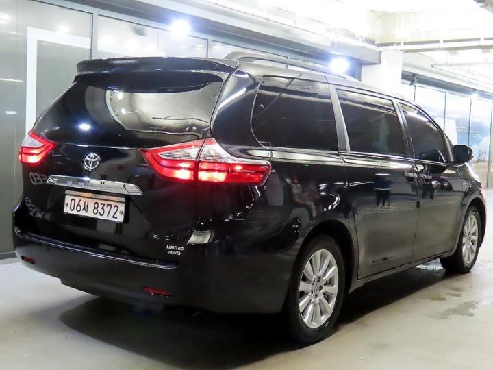 Toyota Sienna Gasoline 3.5 4WD Limited 5