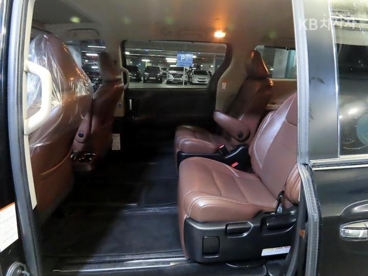 Toyota Sienna Gasoline 3.5 4WD Limited 8