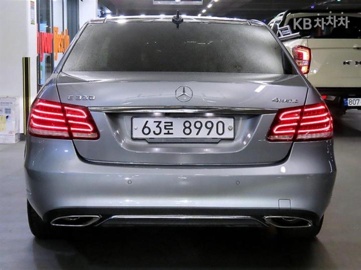Mercedes-Benz E-Class New E300 4 Matic Avantgarde W212 6