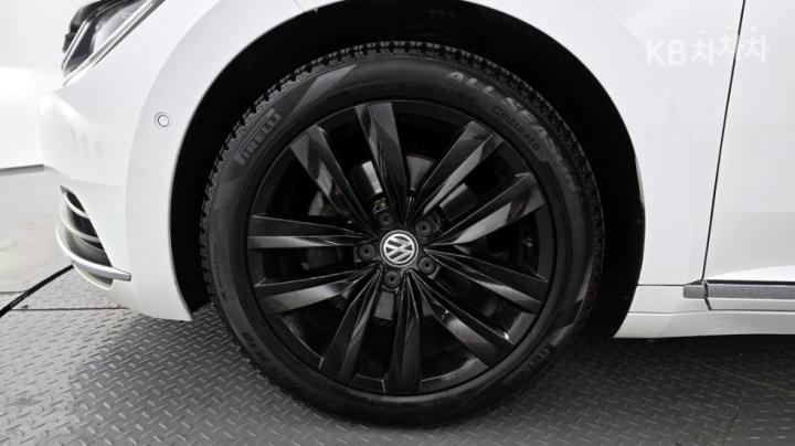 Volkswagen Arteon 2.0 TDI Prestige 8