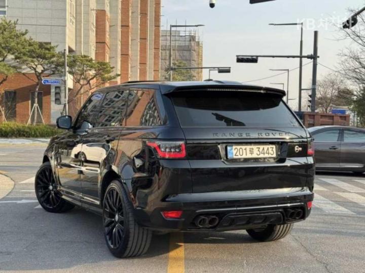 Land Rover Range Rover Sport 5.0 SVR 7