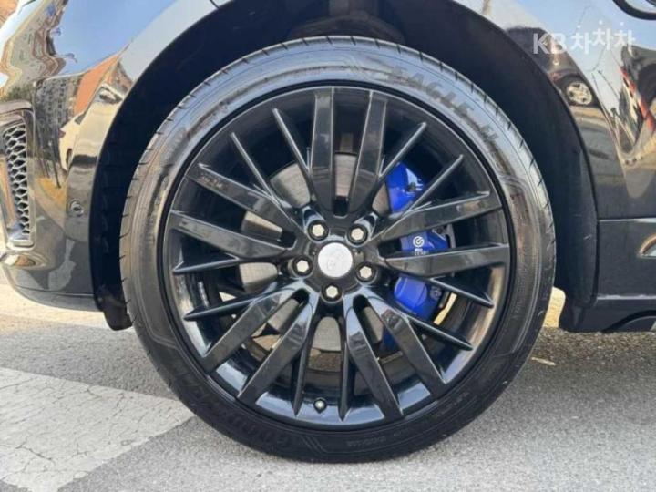 Land Rover Range Rover Sport 5.0 SVR 10