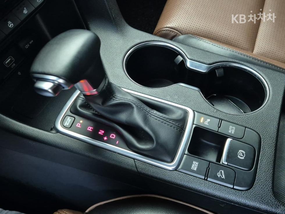 2020 - kia sportage