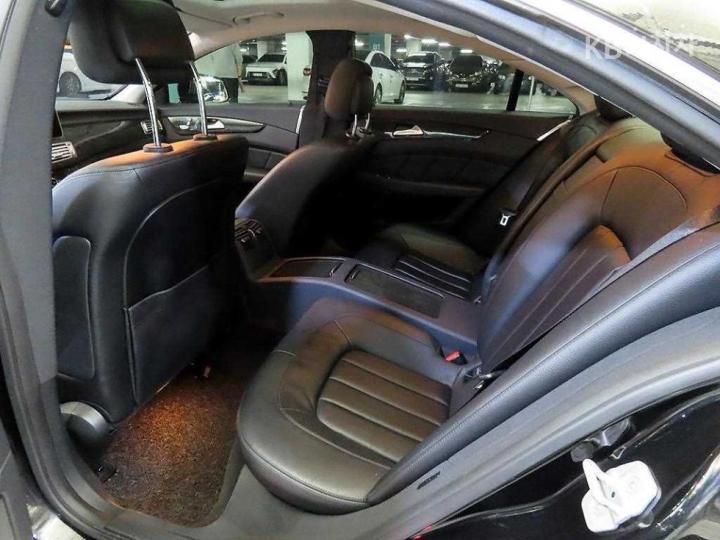 Mercedes-Benz CLS-Class W218 CLS250d 4 Matic W218 8