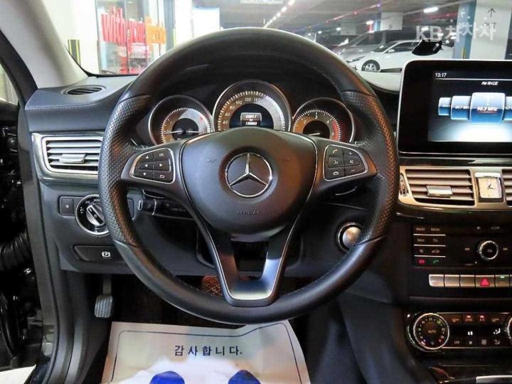Mercedes-Benz CLS-Class W218 CLS250d 4 Matic W218 9