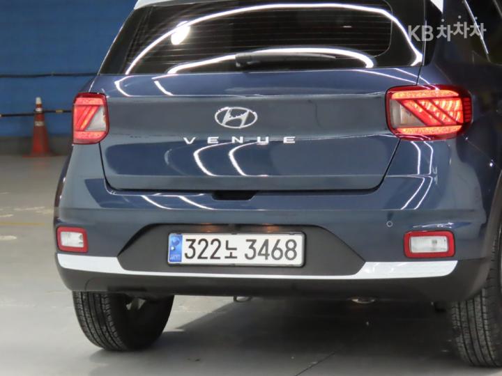 Hyundai Venue Gasoline 1.6 FLUX 5