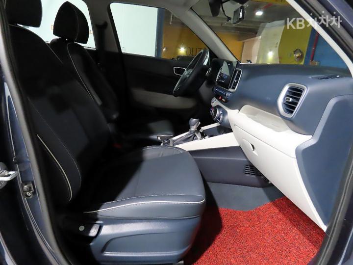 Hyundai Venue Gasoline 1.6 FLUX 10
