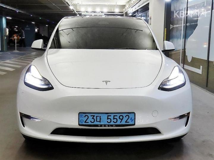Tesla Model Y Long Range 3