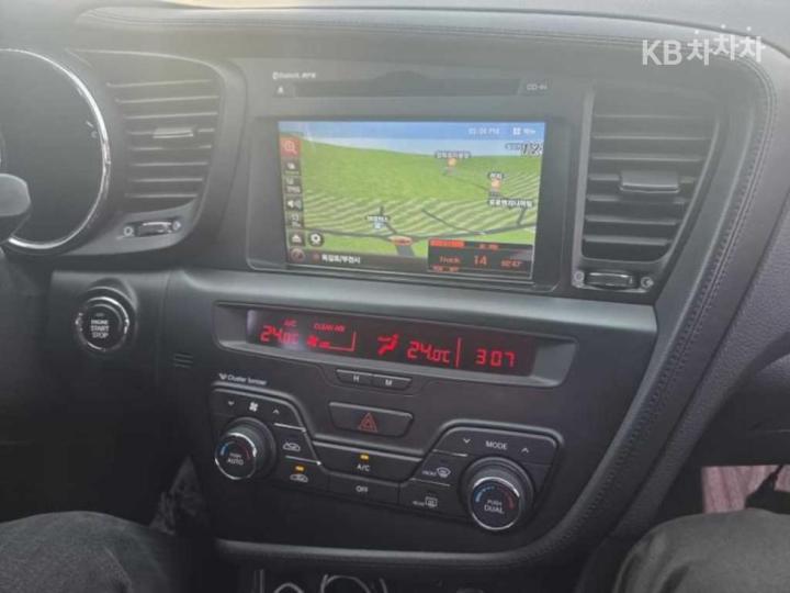 Kia K5 Gasoline 2.0 Luxury 9