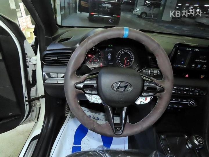 Hyundai Veloster N 2.0 T-GDi 9