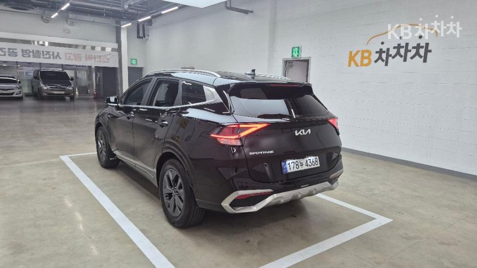 2023 - kia sportage