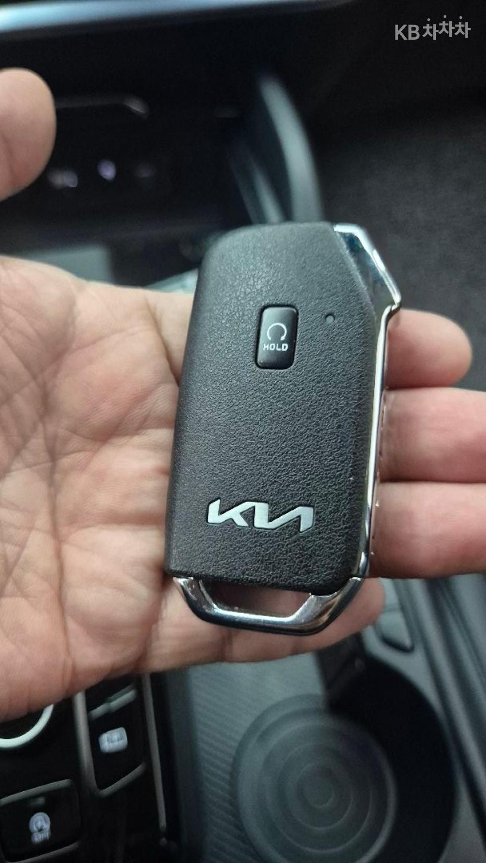 2023 - kia sportage