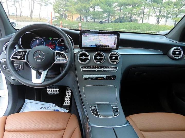 Mercedes-Benz GLC-Class X253 300e 4Matic Coupe Base Type 8