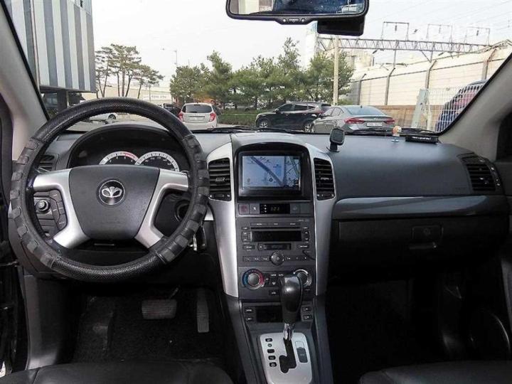 Chevrolet Winstorm 2WD LT Base Type 8