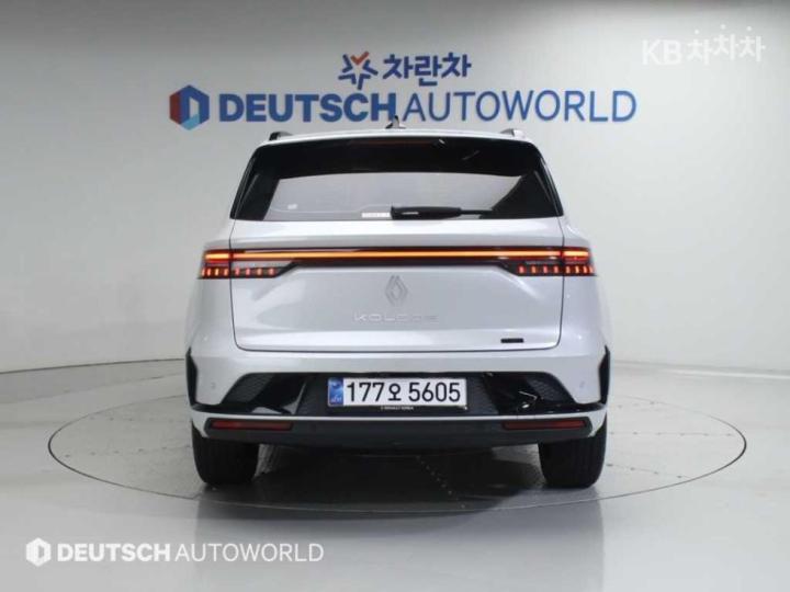 Renault Koleos E-Tech Hybrid Iconic 5