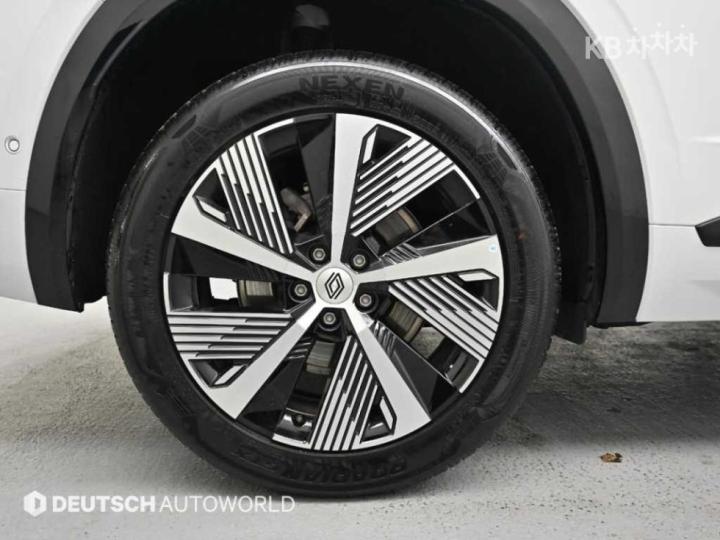 Renault Koleos E-Tech Hybrid Iconic 6