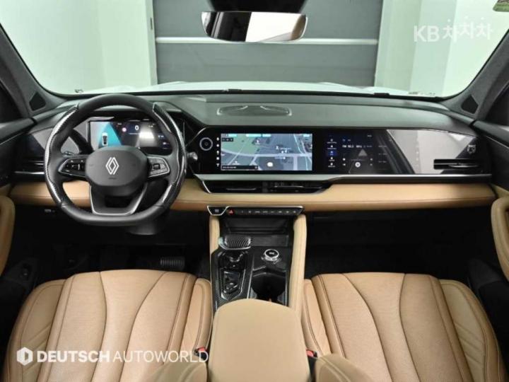 Renault Koleos E-Tech Hybrid Iconic 8