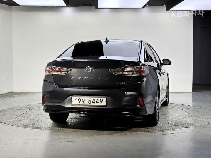 Hyundai Sonata New Rise Hybrid 2.0 HEV Premium Special 4