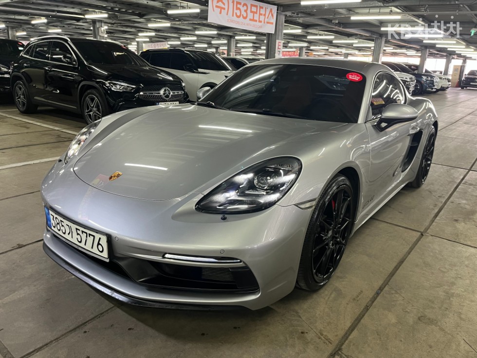 2022 - porsche cayman
