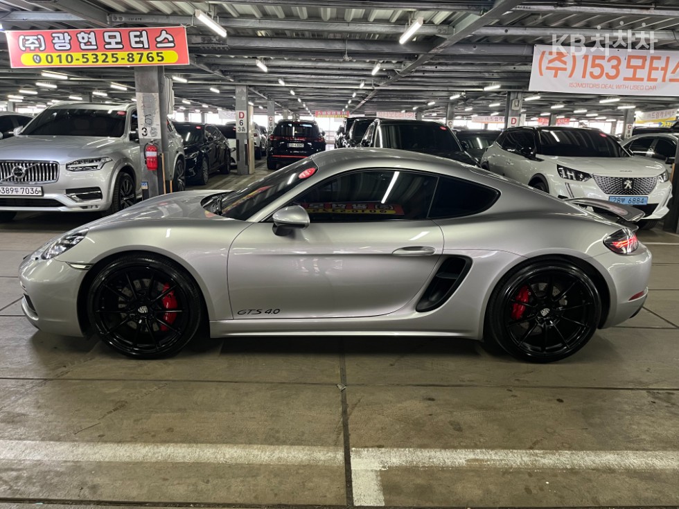 2022 - porsche cayman
