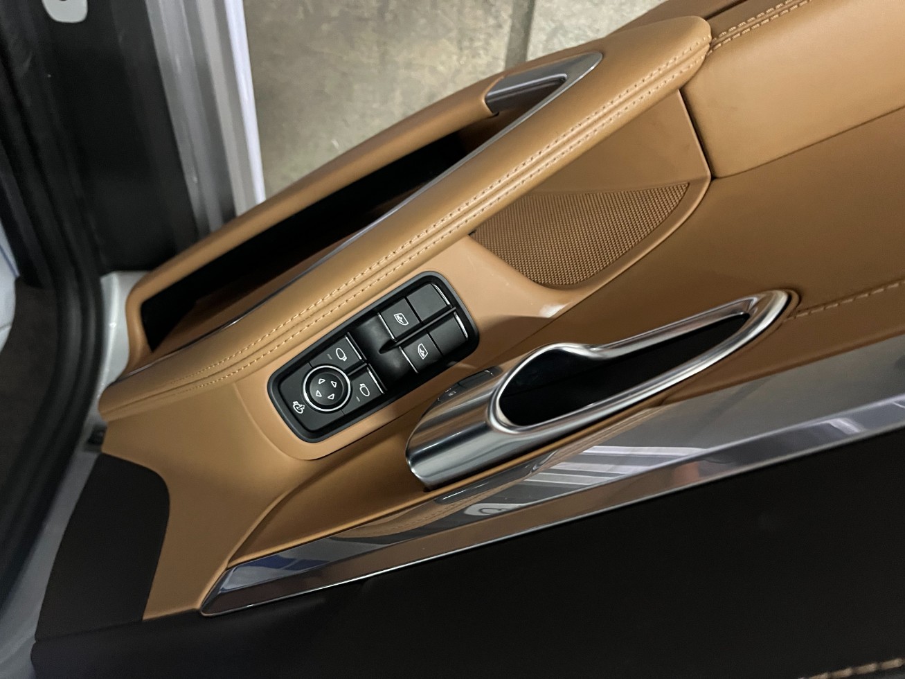 2022 - porsche cayman