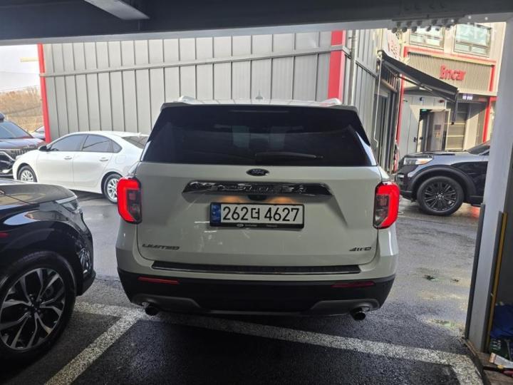 Ford Explorer Gasoline Turbo 2.3 AWD Limited 4