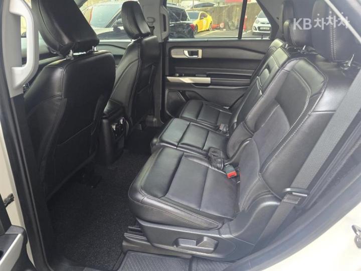 Ford Explorer Gasoline Turbo 2.3 AWD Limited 7