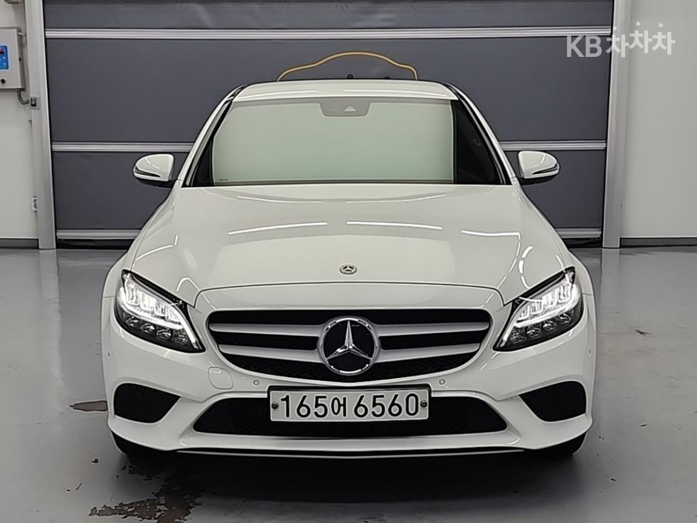 2019 Mercedes-Benz C photo