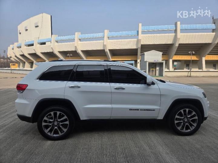 Jeep Cherokee Grand 3.6 Limited Edition 3