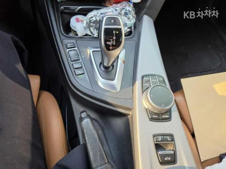 BMW 4 Series F32 430i Convertible M Sport 10