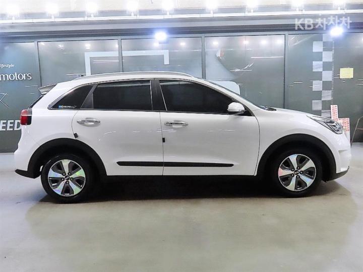 Kia Niro 1.6 Noblesse 4