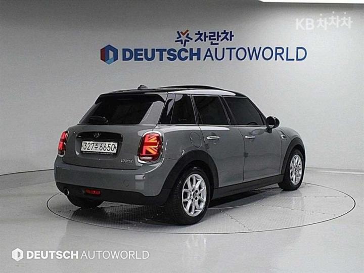 Mini Cooper 5 Duo 1.5 High Trim 3