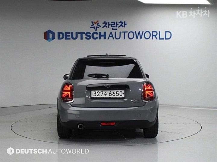 Mini Cooper 5 Duo 1.5 High Trim 5