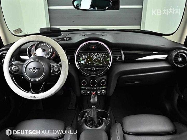 Mini Cooper 5 Duo 1.5 High Trim 8