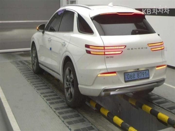 Genesis GV70 ELECTRIFIED EV Base Type 3